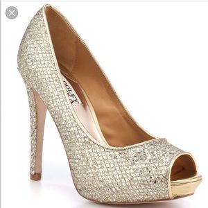Badgley Mischka “humbie 2” gold sparkly heels